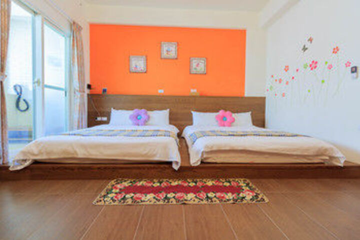 Room 10 of 27