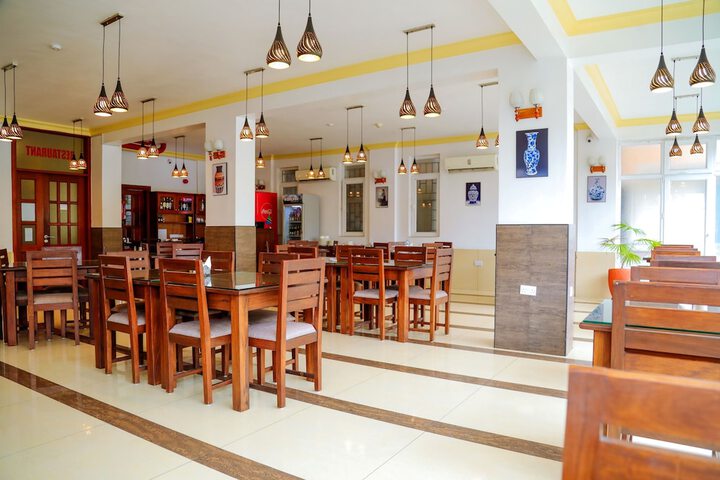 Dining 69 of 87