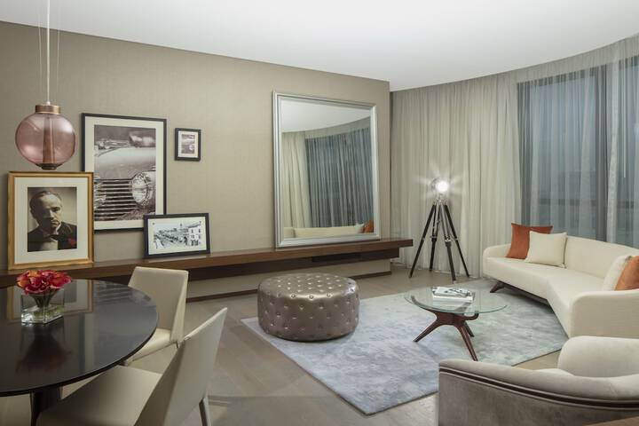 Room 32 of 99