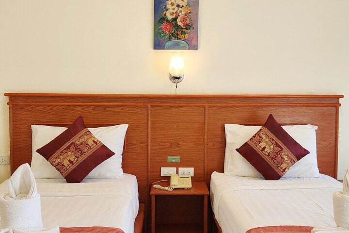 Room 15 of 152