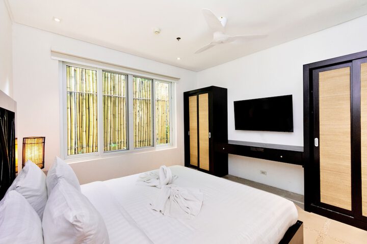 Room 42 of 208