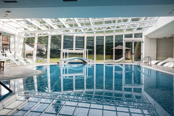 Pool 50 of 73