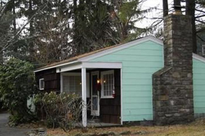 Exterior of Naomi Village Cottages Resort