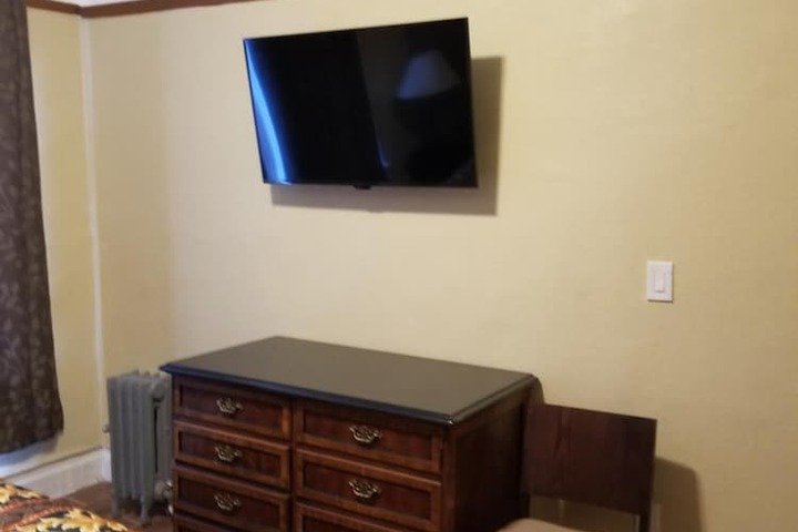 Room 42 of 129