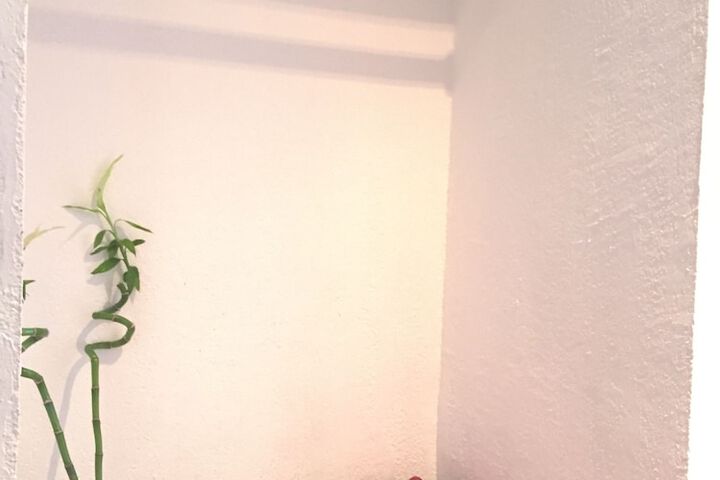 Room 8 of 35