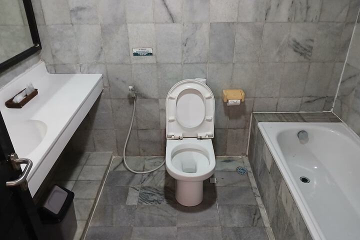Clean Restrooms