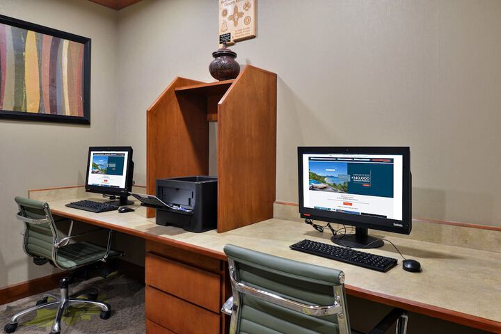 Business Center 93 of 105