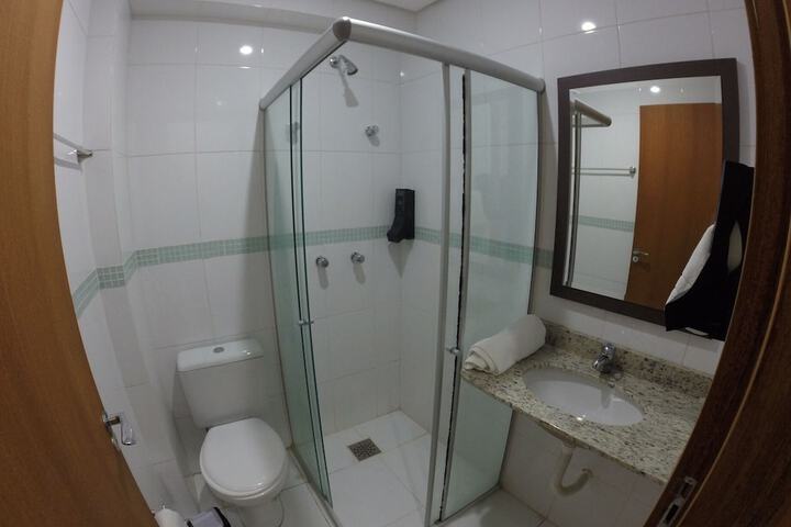Room 6 of 9