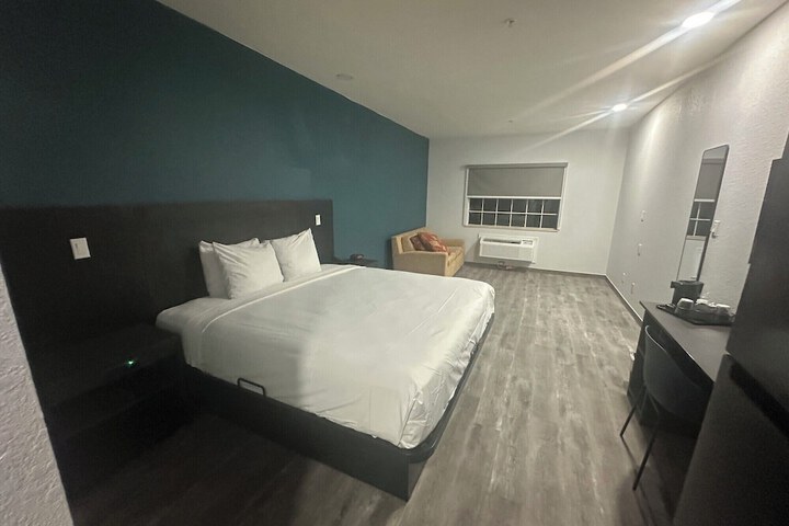 Room 33 of 101