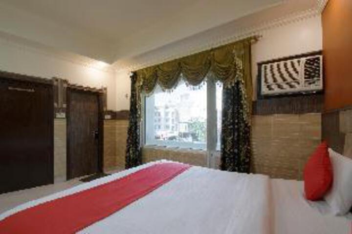 Room 14 of 22