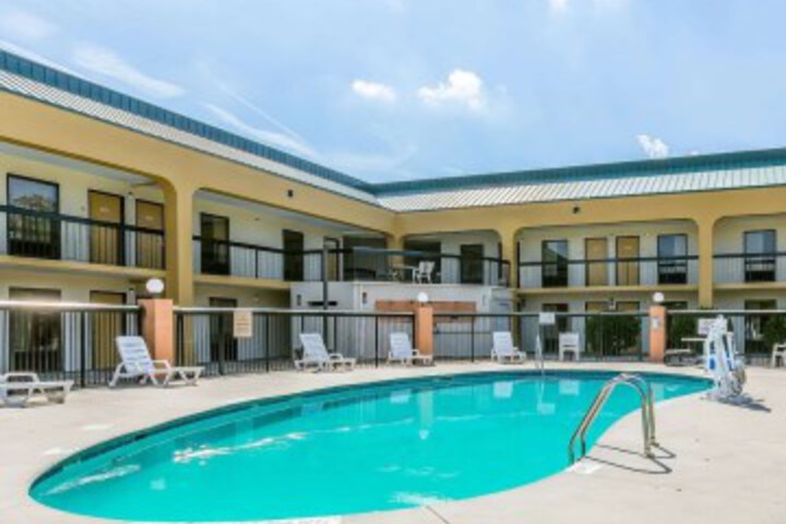 Pool 22 of 35