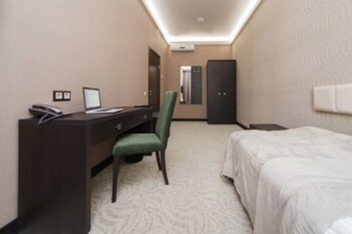 Room 42 of 76