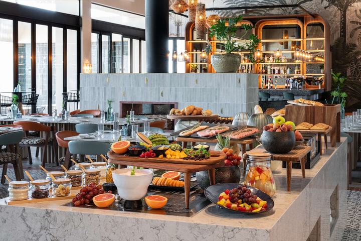 Breakfast/Coffee Service 99 of 173