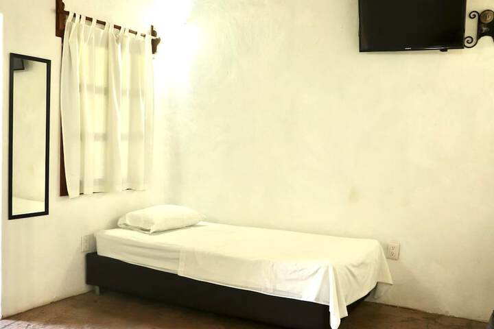 Room 8 of 34