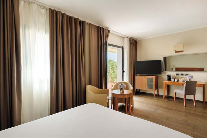 Room 28 of 132