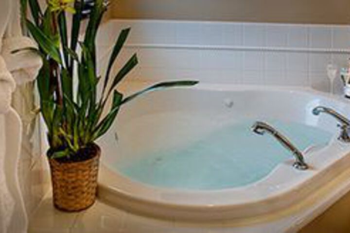 Hot Tub 27 of 30