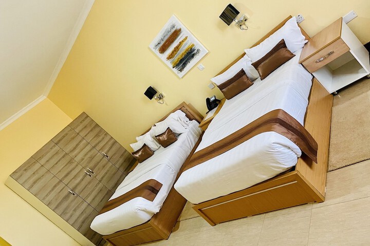 Room 7 of 10