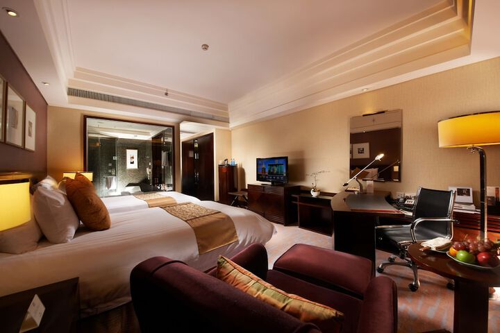 Room 6 of 40