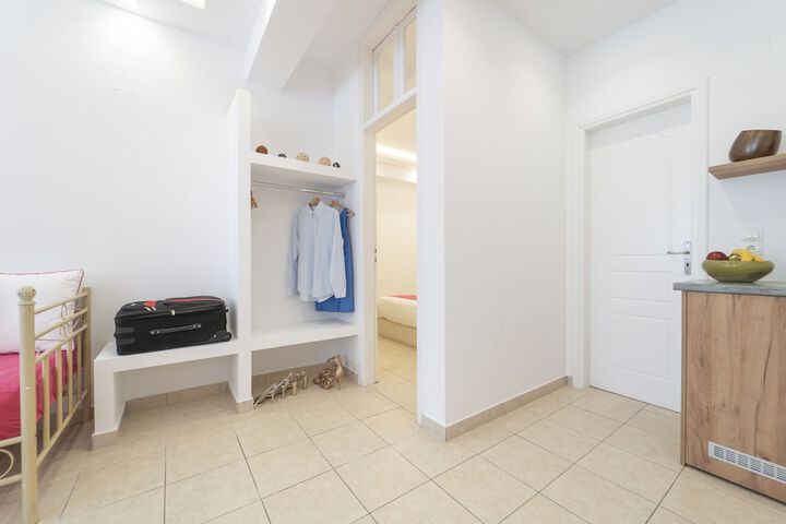 Room 25 of 197