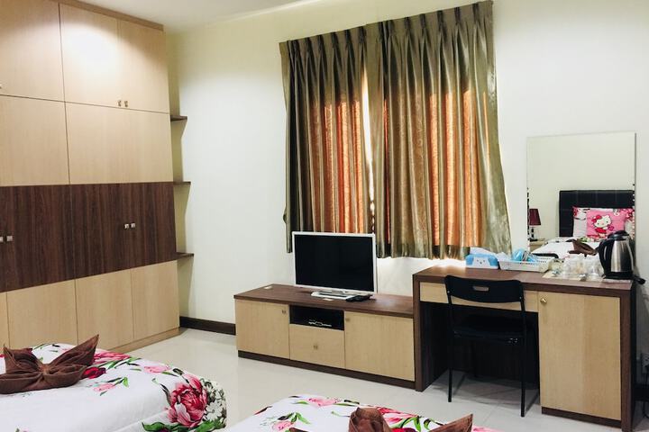 Room 7 of 35