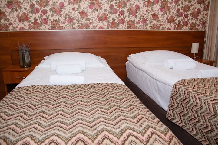 Room 5 of 79