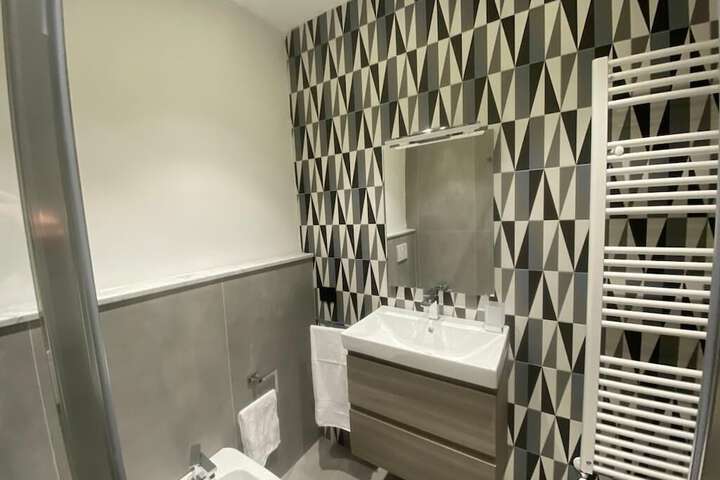 Room 15 of 19