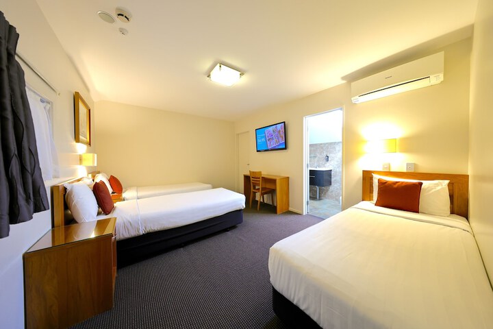Room 65 of 150