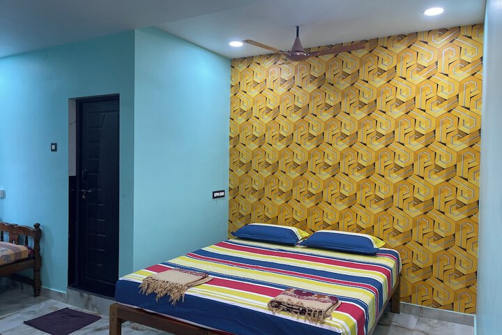 Room 27 of 81