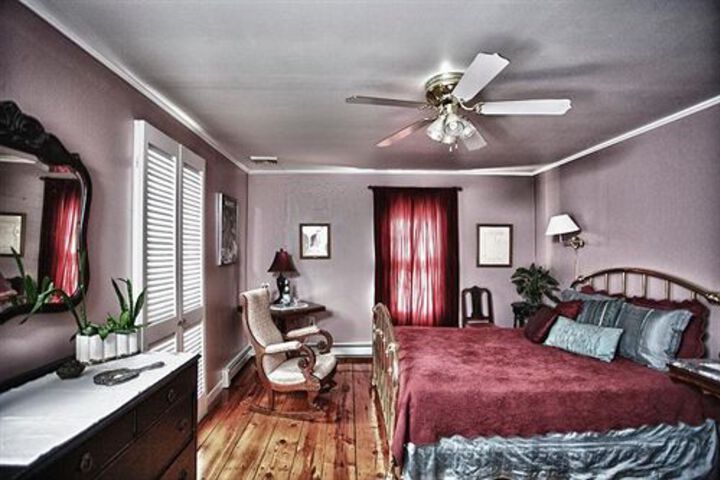 Room 44 of 143