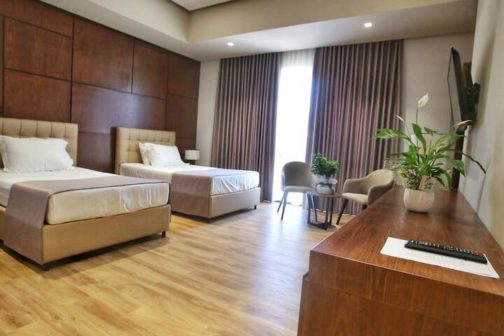 Room 8 of 22