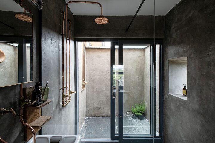 Room 3 of 10