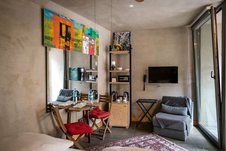 Room 74 of 148