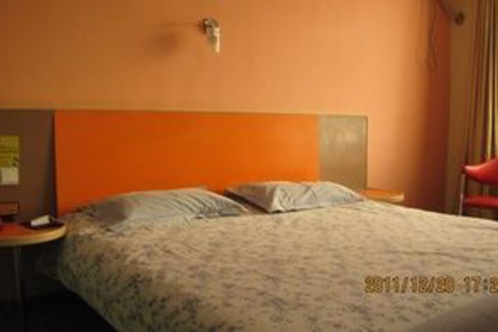 Room 16 of 35
