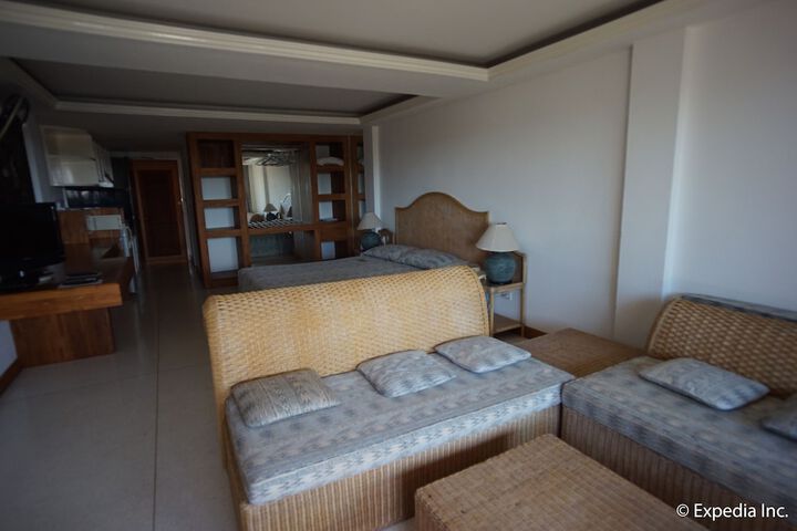 Room 28 of 52