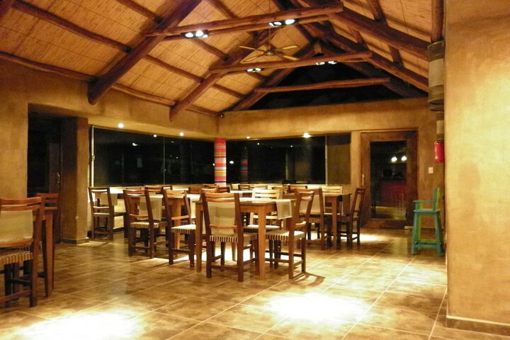 Dining 16 of 42