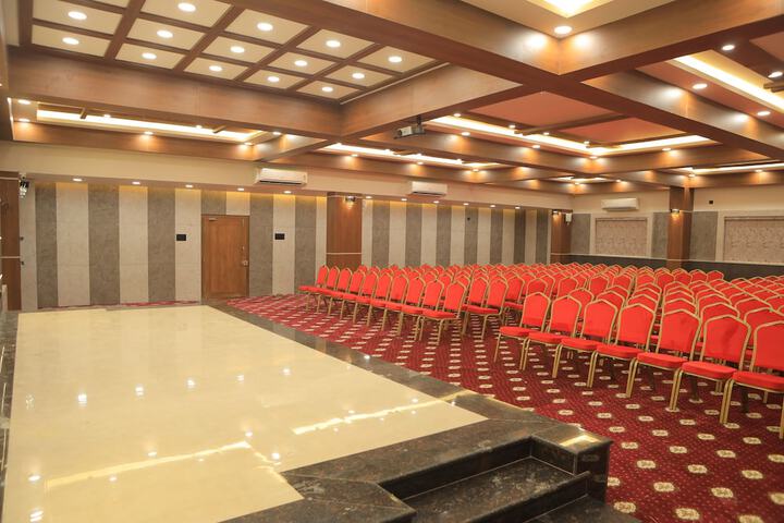 Business Center 90 of 114