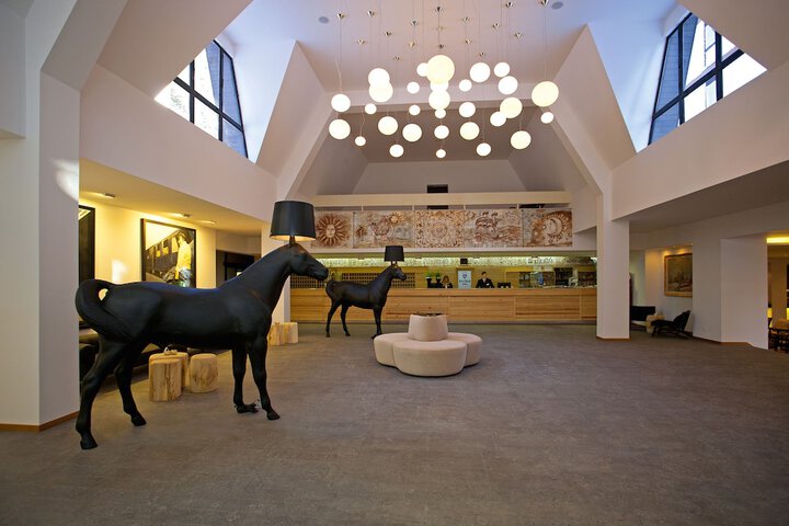 Guest Lobby