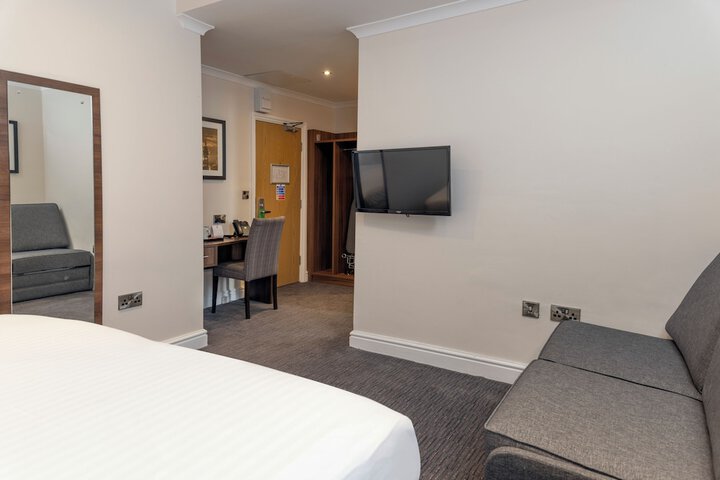 Room 56 of 118