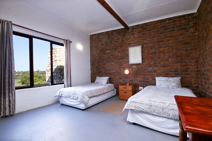 Room 40 of 85
