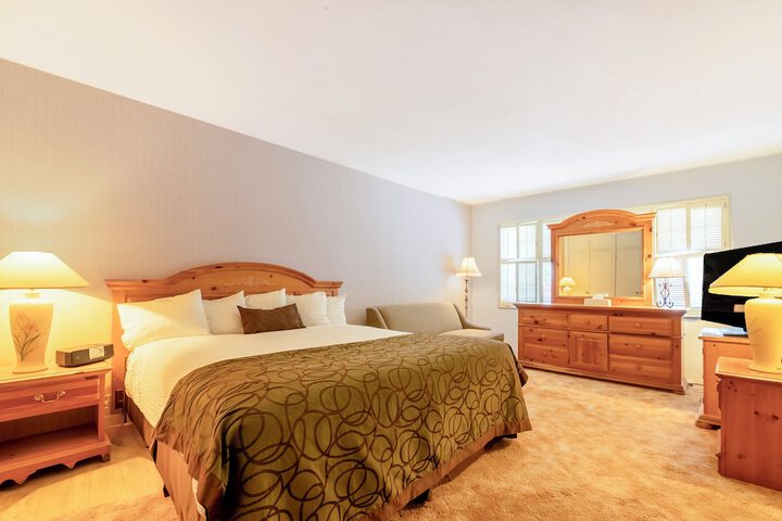 Room 35 of 77