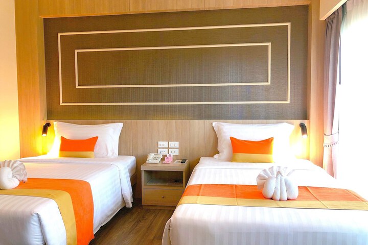 Room 33 of 150