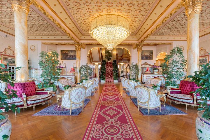 Guest Lobby