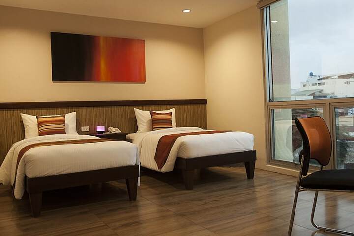 Room 17 of 40