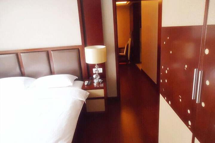 Room 10 of 79