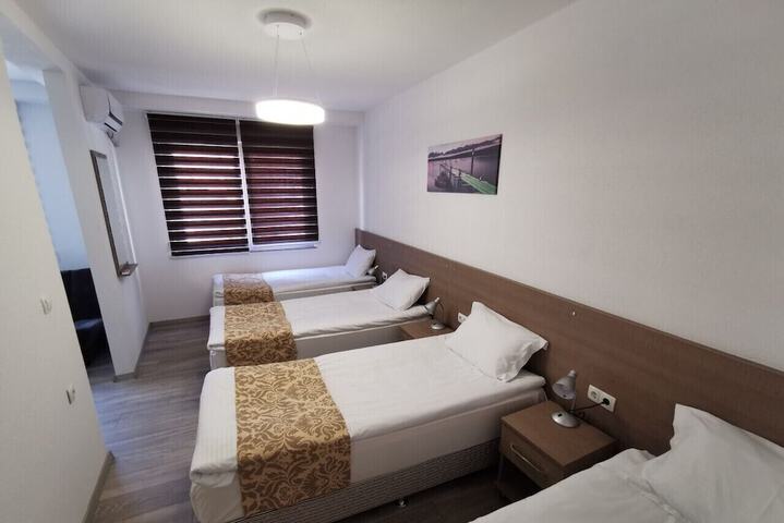 Room 12 of 42