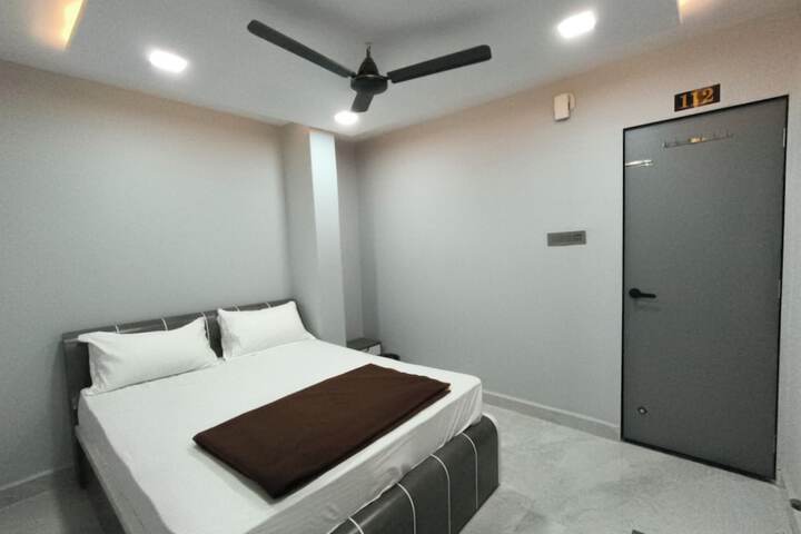 Room 3 of 12