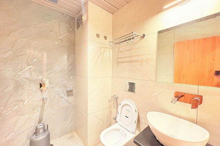 Room 53 of 72