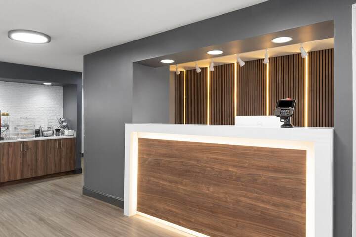 Entrance & Lobby