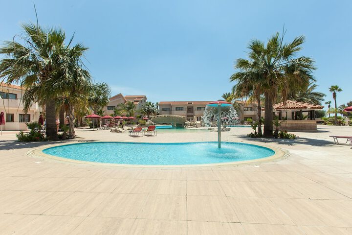 Hotel Pool
