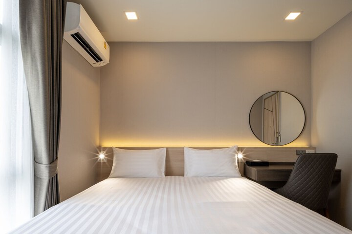 Room 15 of 40